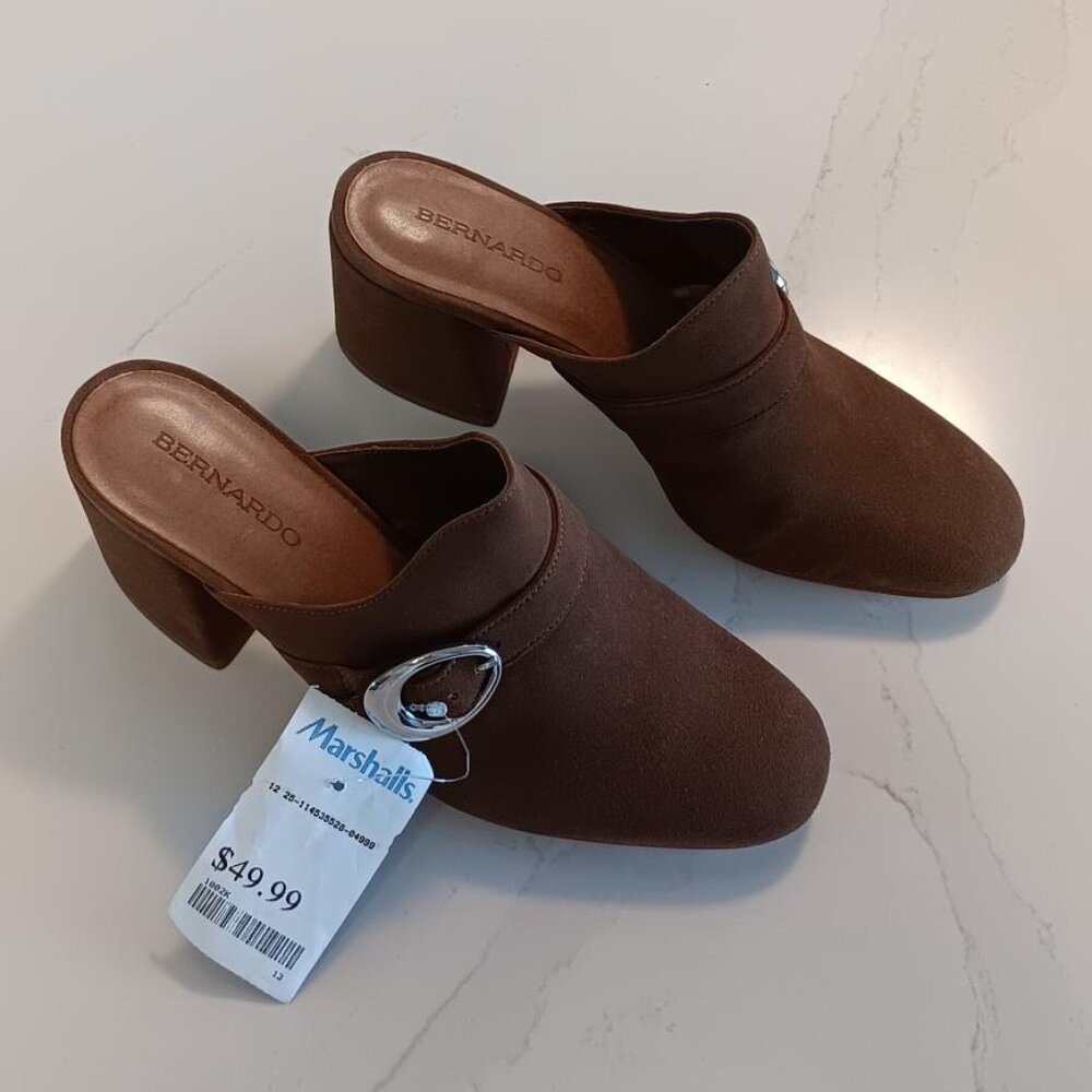 BERNARDO Mules Womens Heeled Tan with Silver Buckle Size 9 NEW